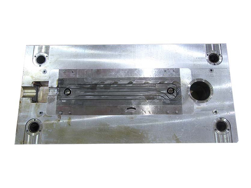 Molde de máquina de fundición a presión de radiador de aleación de aluminio Longhua